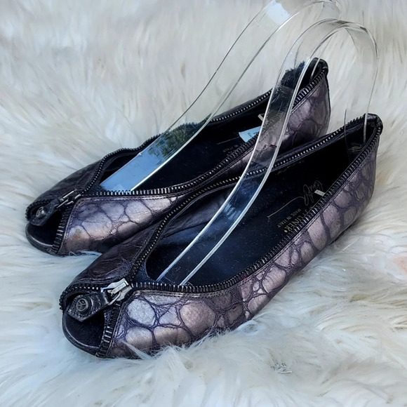 Donald‎ Pliner Pewter zip flats 6.5 NWT - Picture 1 of 9
